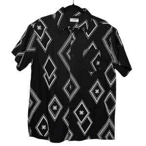 NWOT Eighth Avenue Men’s Geometric/Tribal Pattern Button Down Size Medium